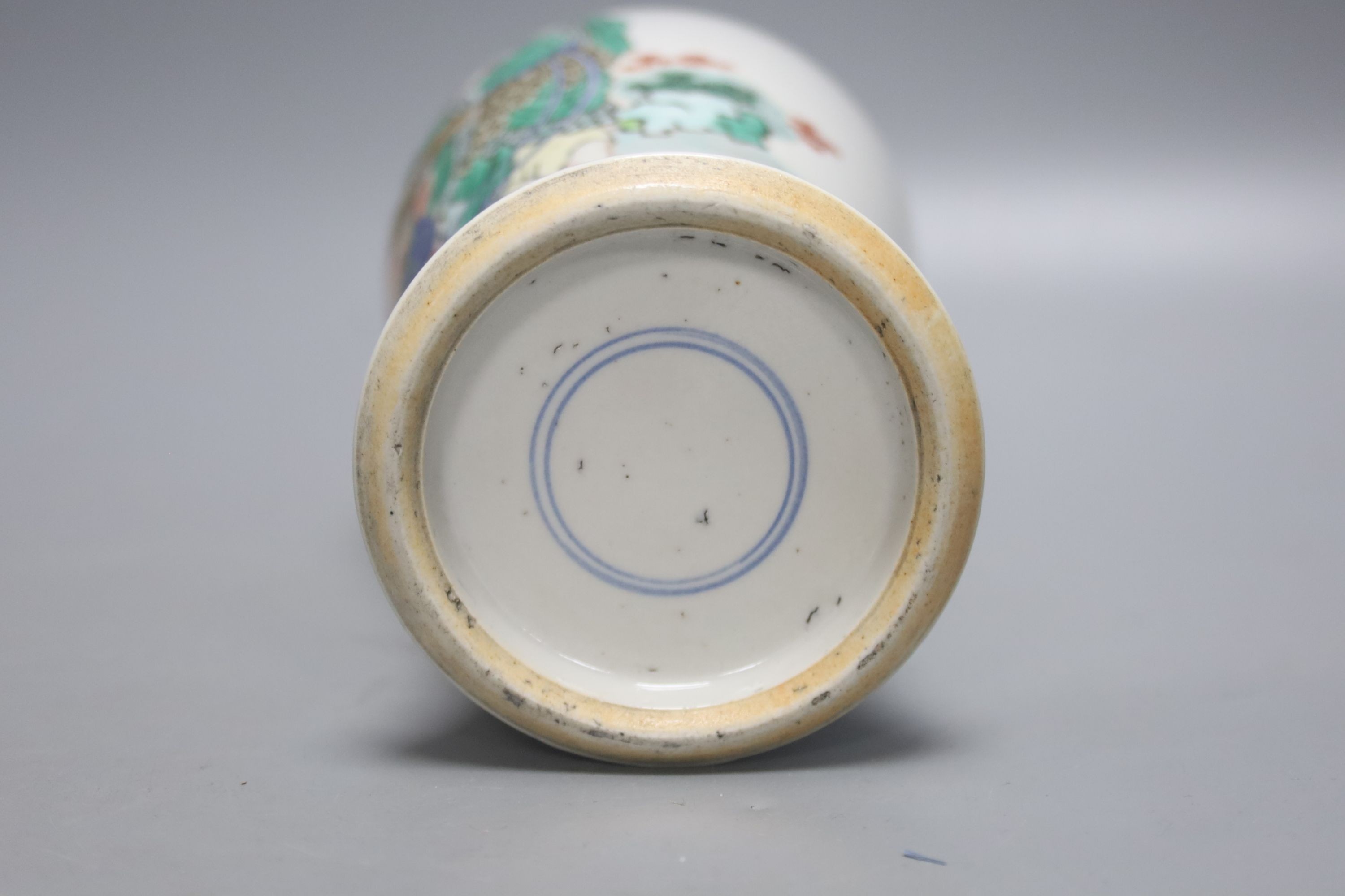 A Chinese porcelain enamelled baluster vase, height 28cm